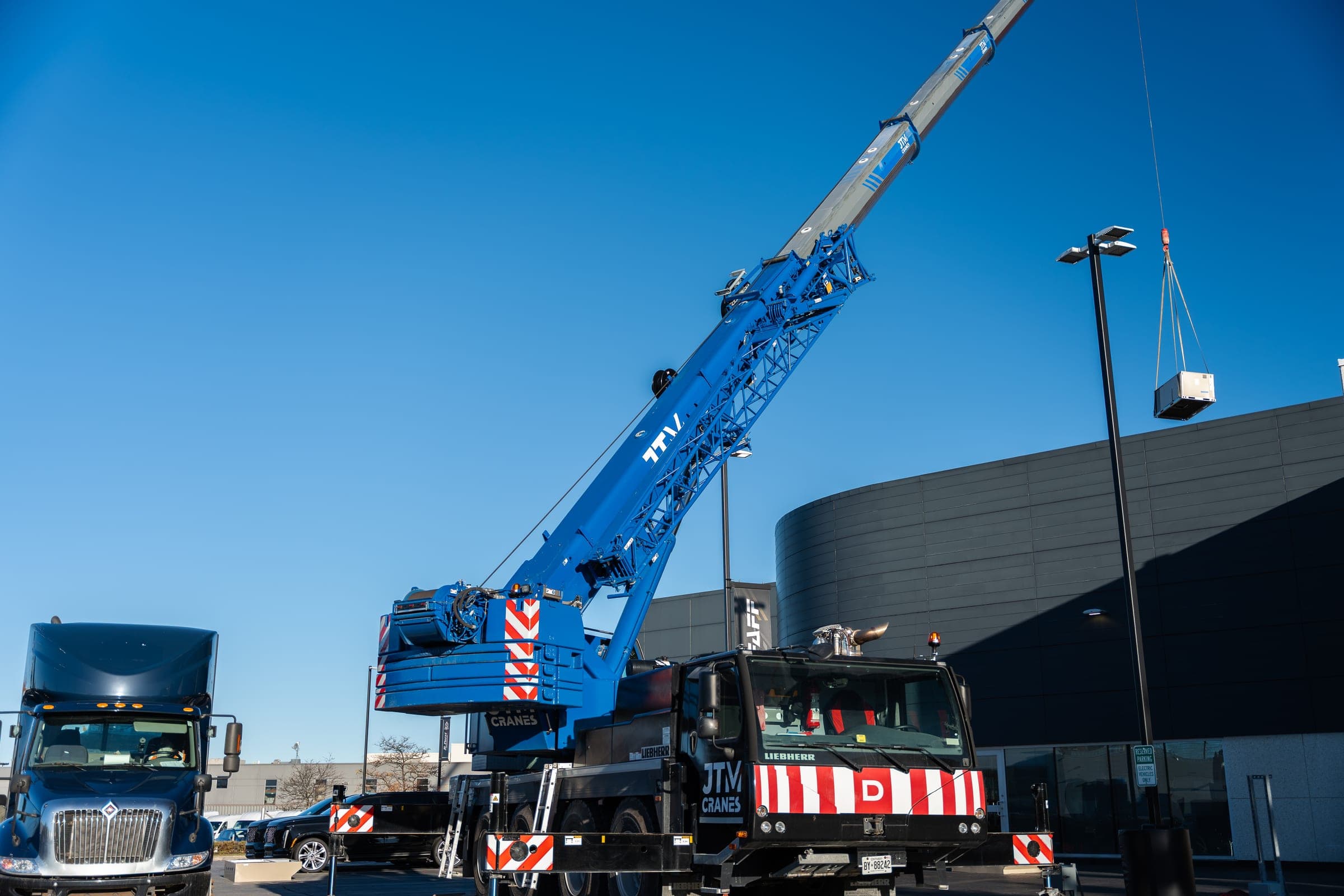 JTM Cranes hydraulic crane operation